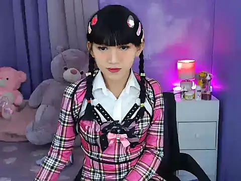 urlovelyfreya online show from October 5, 2025, 3:58 pm