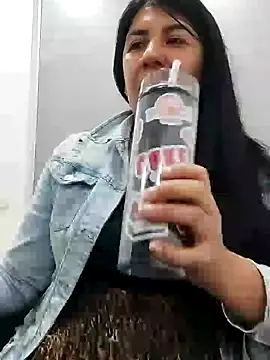 aisha latina online show from February 20, 2025, 7:41 pm