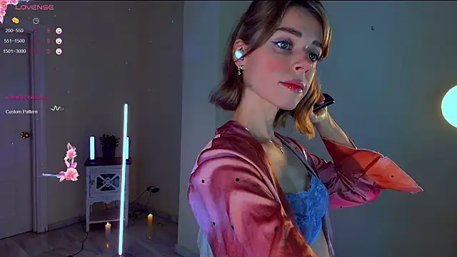 Snapshot of Arielle__03 chatting on November 30, 2025, 9:48 pm Arielle 03 online show from November 30, 2025, 9:48 pm