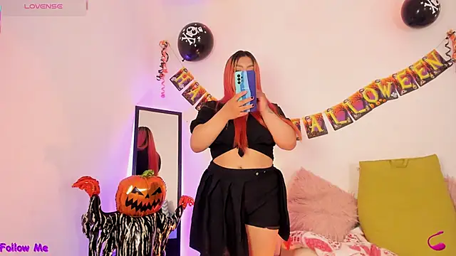 SophieRossi online show from October 30, 2025, 4:37 pm