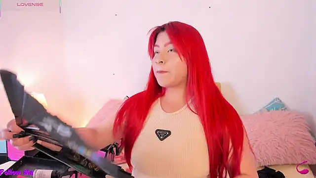 SophieRossi online show from November 18, 2025, 3:32 am