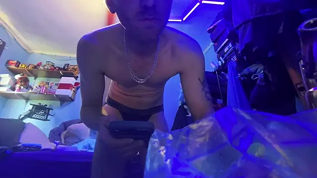 Snapshot of Cloudd_Kingg_Iceyyy chatting on June 2, 2026, 1:44 pm Cloudd Kingg Iceyyy online show from June 2, 2026, 1:44 pm
