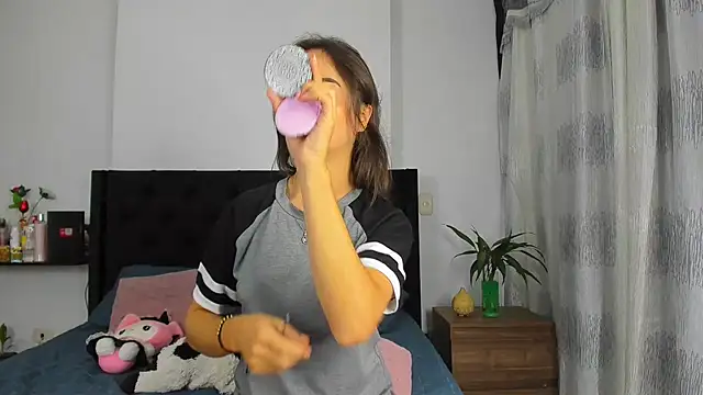 Snapshot of AndreaStivens chatting on September 25, 2025, 11:16 am AndreaStivens online show from September 25, 2025, 11:16 am