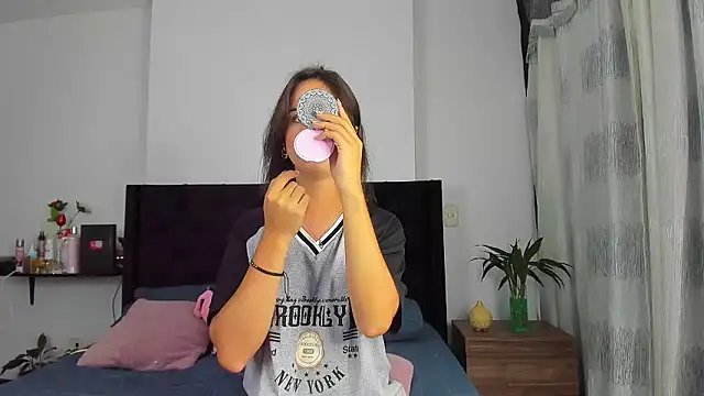 Snapshot of AndreaStivens chatting on October 8, 2025, 11:23 am AndreaStivens online show from October 8, 2025, 11:23 am