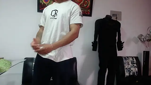 Snapshot of Black_hot266 chatting on December 4, 2025, 1:43 pm Black hot266 online show from December 4, 2025, 1:43 pm