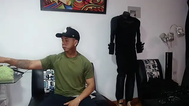 Snapshot of Black_hot266 chatting on November 6, 2025, 2:10 pm Black hot266 online show from November 6, 2025, 2:10 pm