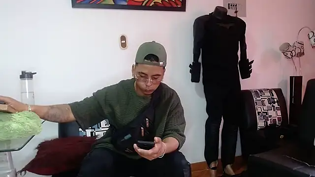 Snapshot of Black_hot266 chatting on November 22, 2025, 1:43 pm Black hot266 online show from November 22, 2025, 1:43 pm