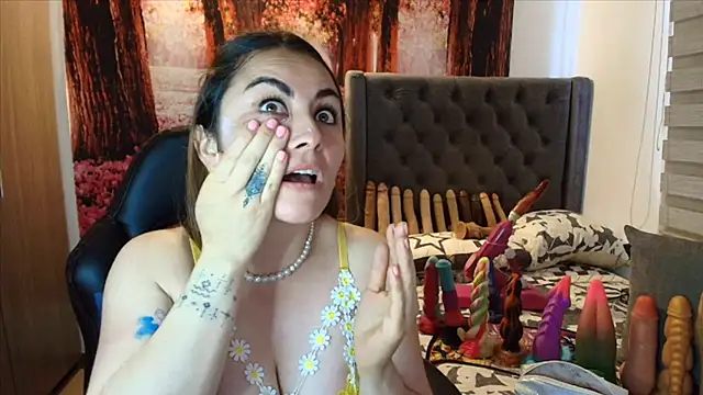 Snapshot of sofia23dirty chatting on October 31, 2025, 6:48 pm sofia23dirty online show from October 31, 2025, 6:48 pm