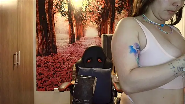 Snapshot of sofia23dirty chatting on February 23, 2026, 10:43 pm sofia23dirty online show from February 23, 2026, 10:43 pm