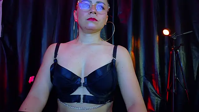 MistressSlut1 online show from October 8, 2025, 11:23 am