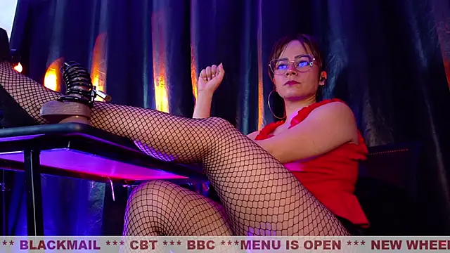 Snapshot of MistressSlut1 chatting on November 17, 2025, 11:25 am MistressSlut1 online show from November 17, 2025, 11:25 am