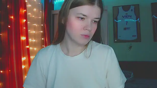 Snapshot of Klementa chatting on November 13, 2025, 7:18 pm Klementa online show from November 13, 2025, 7:18 pm