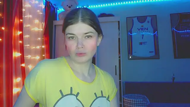 Snapshot of Klementa chatting on November 23, 2025, 6:51 pm Klementa online show from November 23, 2025, 6:51 pm