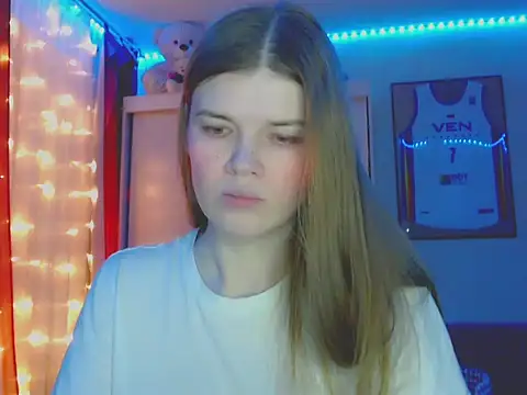 Snapshot of Klementa chatting on November 30, 2025, 6:41 pm Klementa online show from November 30, 2025, 6:41 pm