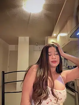 bella parisi online show from February 9, 2025, 1:44 am