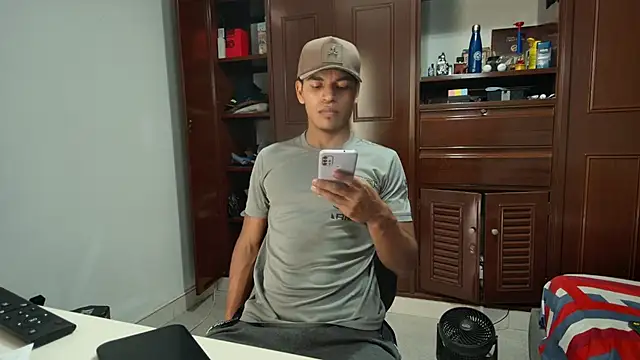 Snapshot of Jhon_wich chatting on July 18, 2026, 6:16 pm Jhon wich online show from July 18, 2026, 6:16 pm