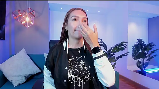 miataylorr1 online show from February 13, 2026, 11:32 am