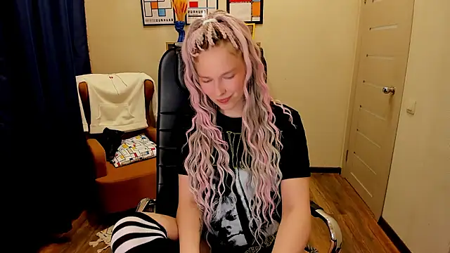  fiona Love online show from February 25, 2026, 8:08 pm