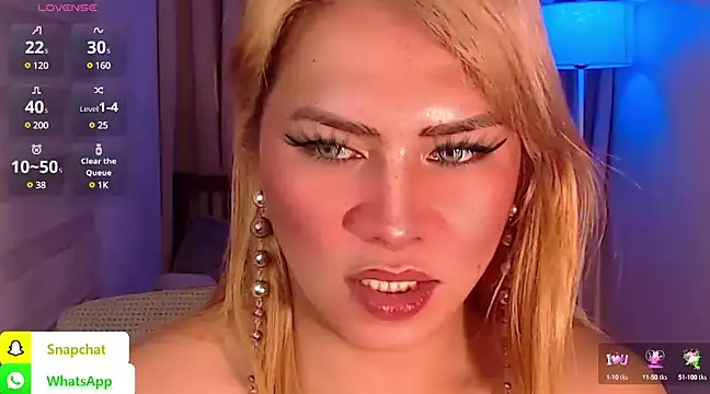 QUEEN GIAMOORE69 online show from December 28, 2024, 3:04 am