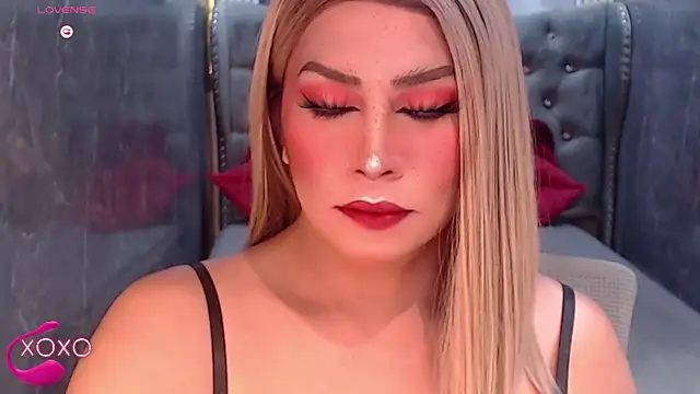 QUEEN GIAMOORE69 online show from September 28, 2025, 6:59 pm