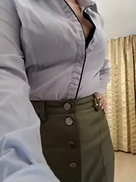 baby sweet girl  online show from December 21, 2025, 9:59 pm