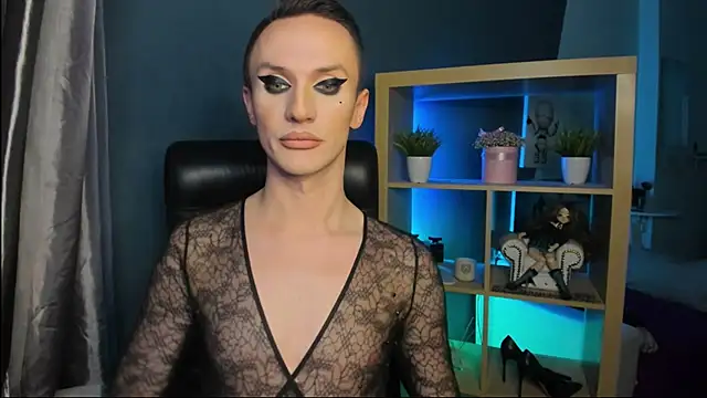 Cristal Connors online show from December 17, 2024, 1:16 pm