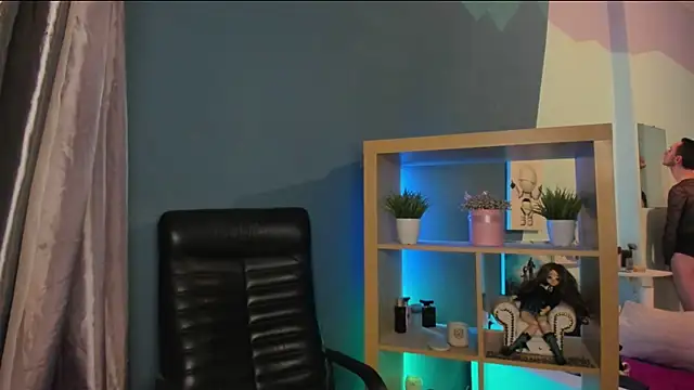 Cristal Connors online show from December 24, 2024, 3:47 pm