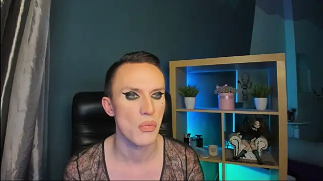 Cristal Connors online show from December 16, 2024, 7:54 pm