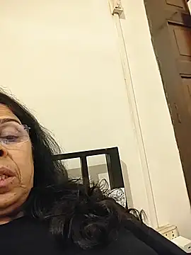 Susannemilf online show from April 6, 2026, 4:08 am