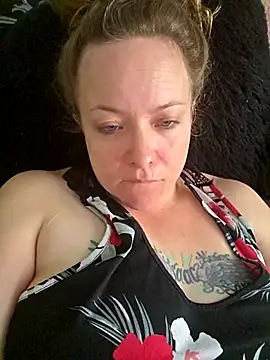 Snapshot of julimonroe chatting on February 20, 2026, 2:30 pm julimonroe online show from February 20, 2026, 2:30 pm