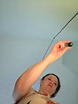 Snapshot of julimonroe chatting on February 24, 2026, 11:55 am julimonroe online show from February 24, 2026, 11:55 am