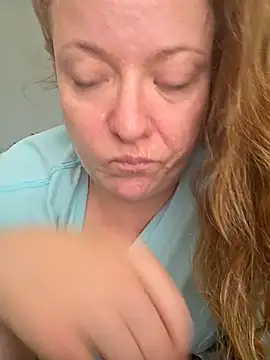 Snapshot of julimonroe chatting on February 1, 2026, 6:39 pm julimonroe online show from February 1, 2026, 6:39 pm