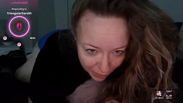 Snapshot of julimonroe chatting on February 5, 2026, 8:54 am julimonroe online show from February 5, 2026, 8:54 am