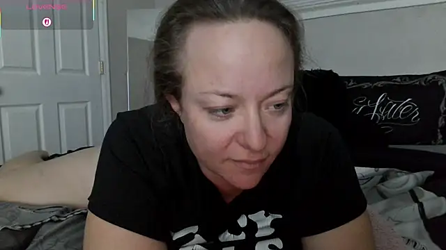 julimonroe online show from November 6, 2025, 2:48 am