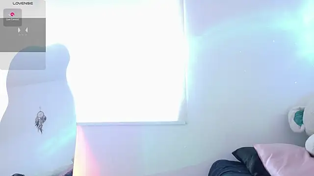 Snapshot of Lia_Tinez chatting on May 1, 2026, 9:20 pm Lia Tinez online show from May 1, 2026, 9:20 pm