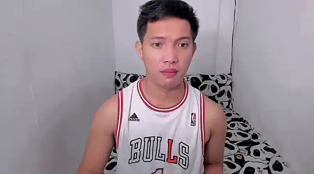 xSebastian19 online show from January 5, 2025, 9:47 pm