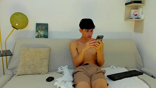 logan thomas online show from November 16, 2025, 1:38 pm