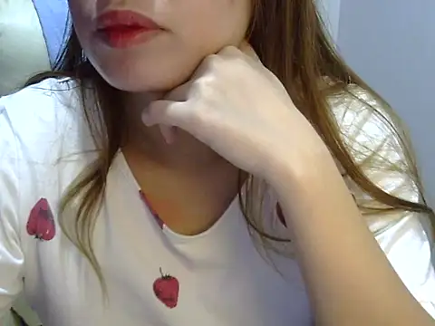    zurIII09  online show from April 24, 2026, 7:49 pm