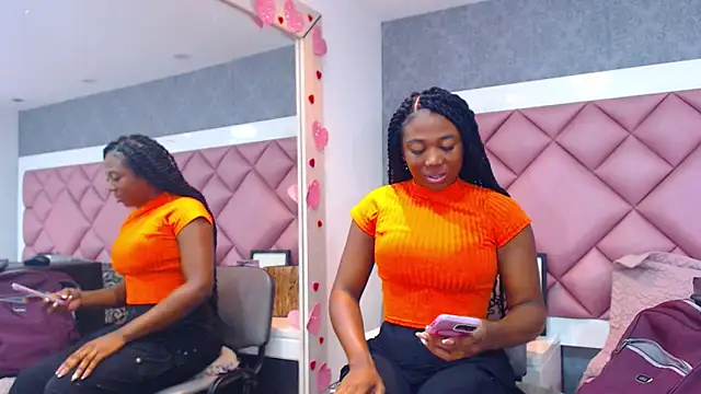 DanielaDuff online show from February 8, 2026, 7:33 pm