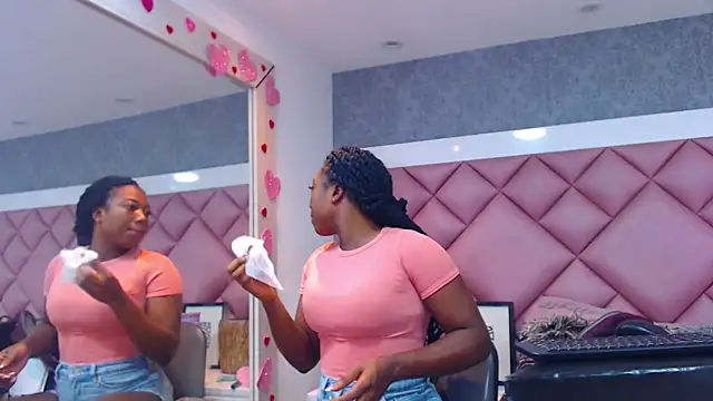 DanielaDuff online show from February 17, 2026, 7:55 pm