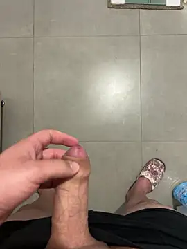 Snapshot of Vld121 chatting on March 12, 2025, 8:09 pm Vld121 online show from March 12, 2025, 8:09 pm