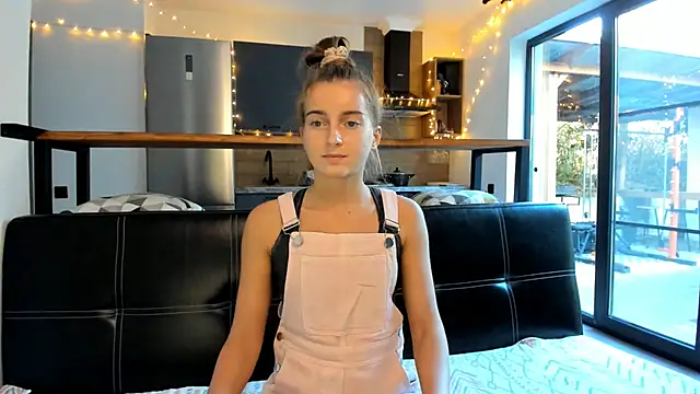 Snapshot of ElizSweet chatting on December 3, 2025, 10:58 am ElizSweet online show from December 3, 2025, 10:58 am