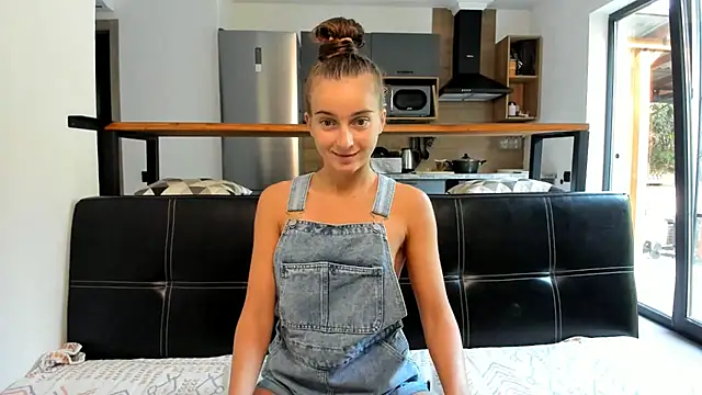 Snapshot of ElizSweet chatting on November 12, 2025, 10:30 am ElizSweet online show from November 12, 2025, 10:30 am