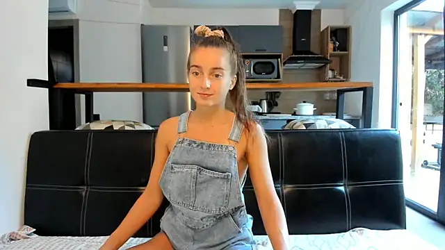 Snapshot of ElizSweet chatting on November 28, 2025, 11:43 am ElizSweet online show from November 28, 2025, 11:43 am