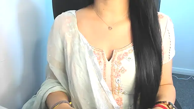 Snapshot of TheGoldenGirl chatting on January 2, 2025, 8:24 pm TheGoldenGirl online show from January 2, 2025, 8:24 pm