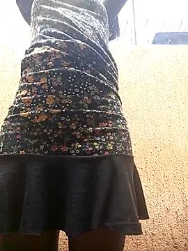 Snapshot of Petite_li chatting on December 21, 2025, 6:59 am Petite li online show from December 21, 2025, 6:59 am