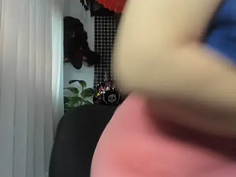 Snapshot of lorenitabella chatting on October 13, 2025, 8:32 pm lorenitabella online show from October 13, 2025, 8:32 pm