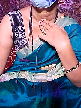 Snapshot of XBHUUME chatting on July 9, 2026, 5:23 pm XBHUUME online show from July 9, 2026, 5:23 pm