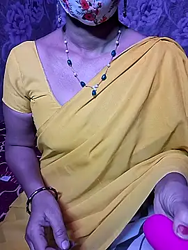 Snapshot of XBHUUME chatting on February 10, 2025, 5:19 pm XBHUUME online show from February 10, 2025, 5:19 pm