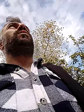 Snapshot of kevgir08 chatting on October 23, 2025, 12:15 pm kevgir08 online show from October 23, 2025, 12:15 pm